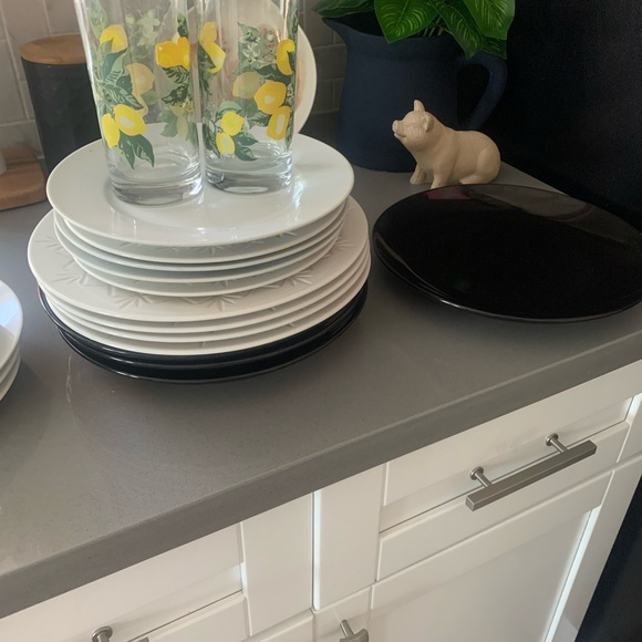 Clothes and Household - Picture 4 of 13